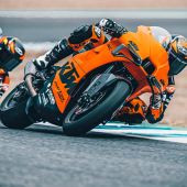 KTM: Die neue KTM RC 8C ist Ready to Race !