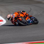 Iker Lecuona von Tech3 KTM Factory Racing zog in Q2 ein und belegte den 10. Startplatz während der Qualifikation für die vorletzte Runde der MotoGP-Serie 2021 auf dem Grande Prémio Brembo do Algarve.