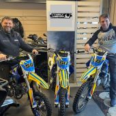 Die langjährige Partnerschaft der Family Enduro Rennserie mit der Firma „Mxstore.at“ rückt 2023 noch enger zusammen. 