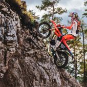 Die KTM FREERIDE E 2025, die von Hardenduro-Star Manuel Lettenbichler gefahren wird, markiert einen bedeutenden Meilenstein für KTM!