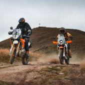 Vom Westen bis in den Osten und tief ins Herz von Siebenbürgen wird die KTM EUROPE ADVENTURE RALLY ihre Teilnehmer 2025 führen.