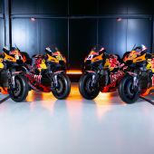 Red Bull KTM Factory Racing und Red Bull KTM Tech3 haben die 2025 KTM RC16 für das neunte Jahr des Herstellers in der Serie enthüllt und werden mit dem bisher stärksten Aufgebot ins Rennen gehen.