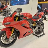 Mehr Fahrbarkeit und trotzdem gewohnte Sportlichkeit verspricht die neue Ducati Panigale V2S.