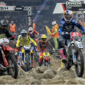 Die FIM SuperEnduro Weltmeisterschaft kam zur 5. Runde nach Budapest, Ungarn, und brachte eine der anspruchsvollsten und unberechenbarsten Strecken der Saison.